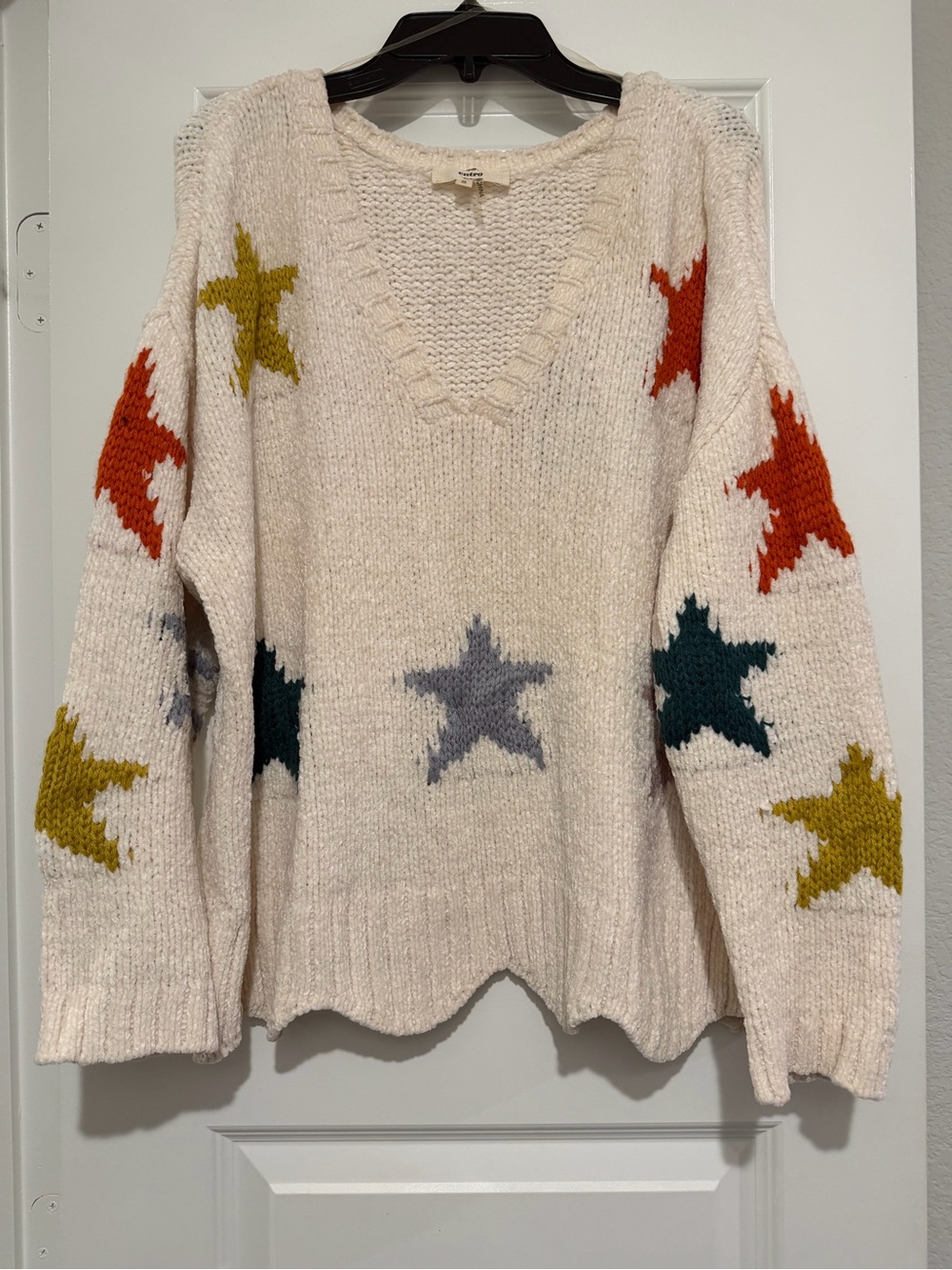 entro Cream V-Neck Sweater with Multicolor Stars